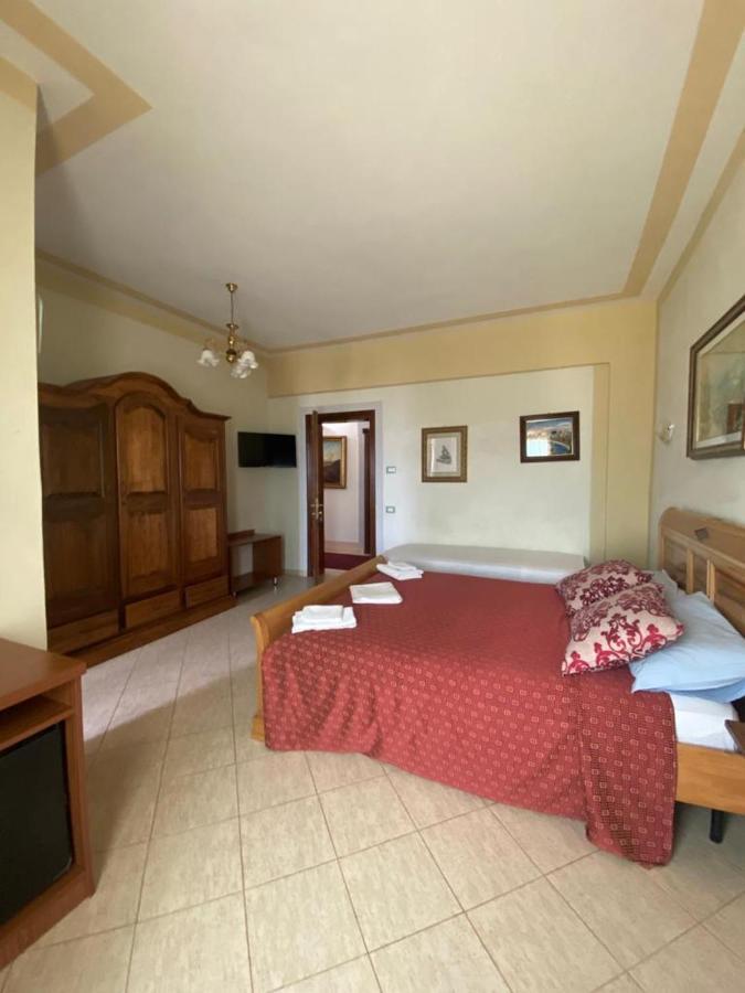Hotel "San Saena " Radhime Ngoại thất bức ảnh