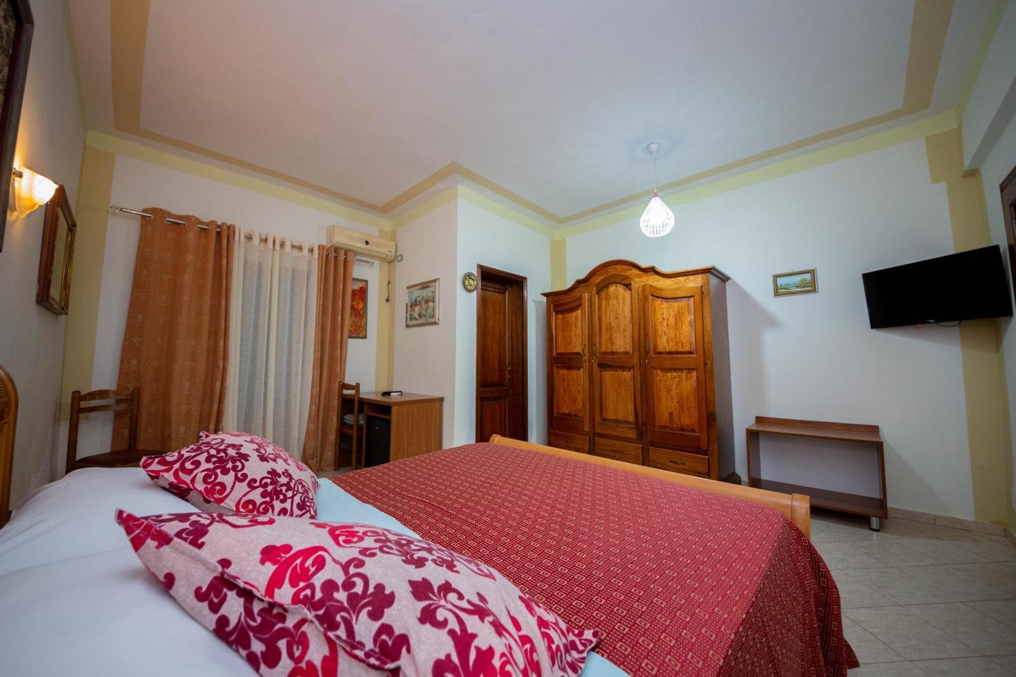 Hotel "San Saena " Radhime Ngoại thất bức ảnh
