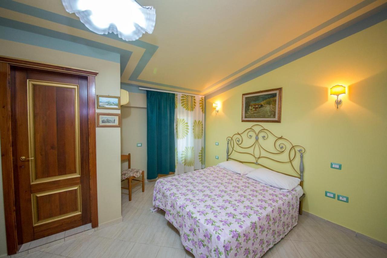 Hotel "San Saena " Radhime Ngoại thất bức ảnh